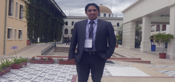 Ing. Ricardo Cajo, en la Conferencia Internacional sobre Investigación de Energía Renovable y Aplicación. (ICRERA 2015)