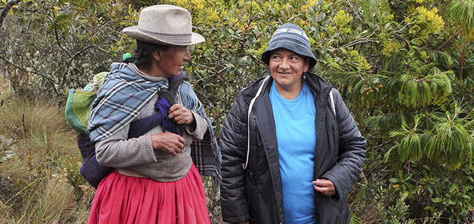 (De izquierda a derecha). Mama Leonor y Mama Delfa. Foto: Jazmin Cazon