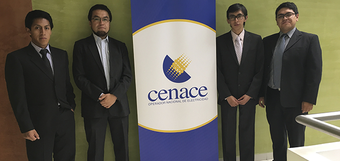 (de iz.) Diego Criollo, Marco Toledo, Sebastián Tapia,  Ricardo Medina, miembros del grupo de investigación en Energías GIE