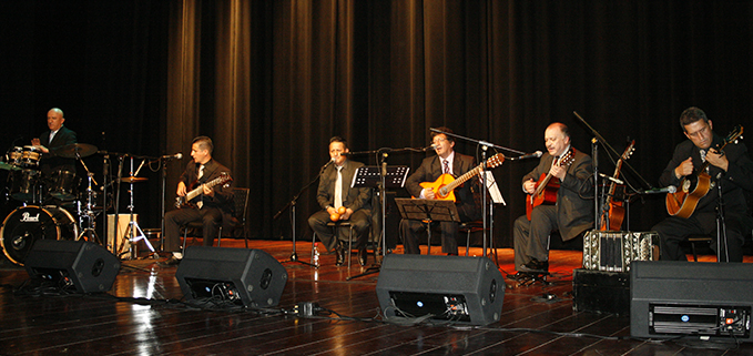 Varias fotos de la presentación de los Caballeros del Sur.