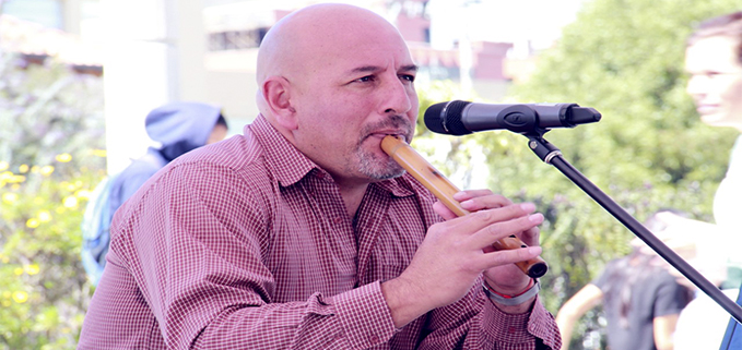 Profesor Santiago Olmedo animó la jornada festiva