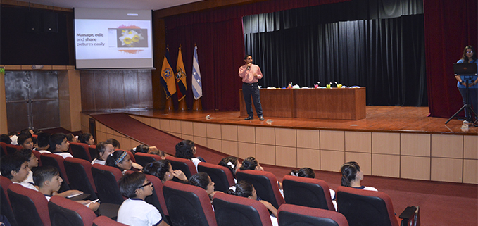 Estudiantes de los semilleros de investigación presentaron sus proyectos con alumnos de educación básica y secundaria