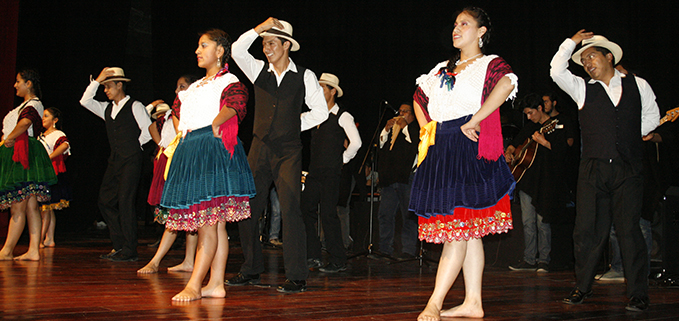 Agrupación de Danza Tradicional de la Sede Cuenca.