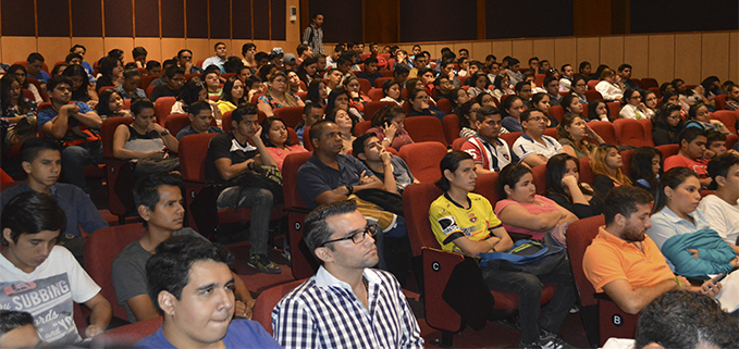 Estudiantes de las diversas carreras de la UPS asistieron al evento