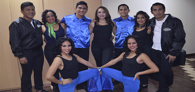 Integrantes del Grupo de Danza Moderna de la Sede Guayaquil
