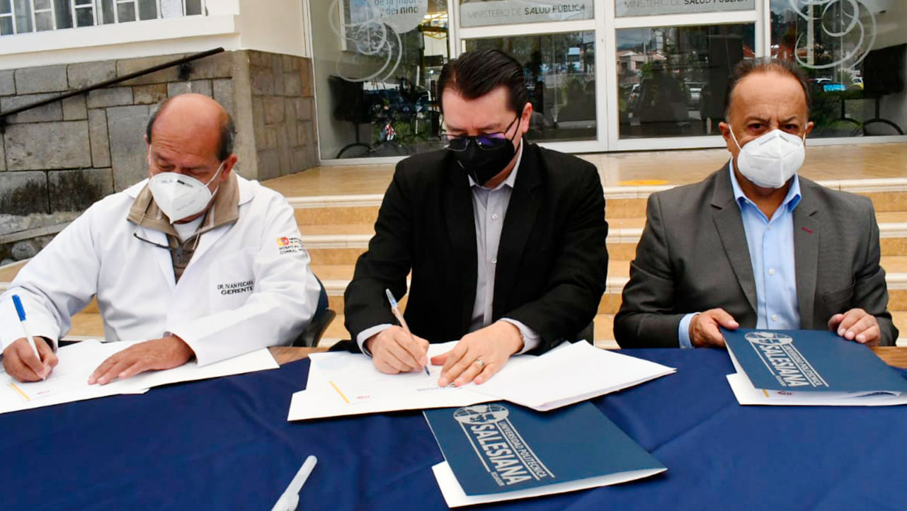 Momento de la firma de recepción de los ventiladores mecánicos