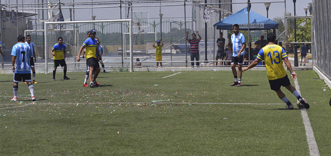 Representantes de los diversos equipos durante la inauguración de las Jornadas Deportivas 2016 de la Sede Guayaquil