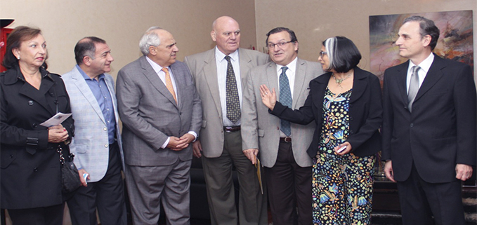 Izq. Jaquin Stroust de Samper, Luis Juez, Ernesto Samper, Miguel Haurigot, José Juncosa, Laura Godoy y miembro del cuerpo del diplomático de la Embajada Argentina