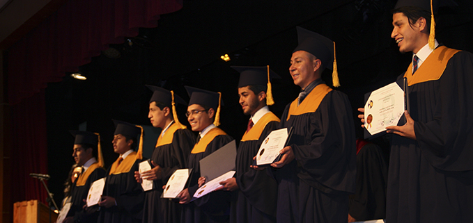 Entrega de títulos a los graduados, Aula Magna del campus Sur (mañana)