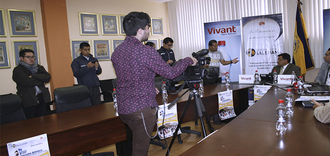 Rueda de prensa para el lanzamiento del Circuito Atlético Salesiano 2016 presidido por las autoridades de la UPS y de la FDA.