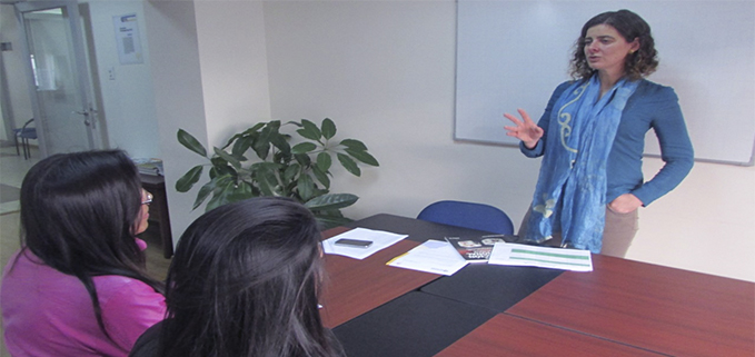 Paz Guarderas, P.hD, directora de la carrera de Psicología, Sede Quito