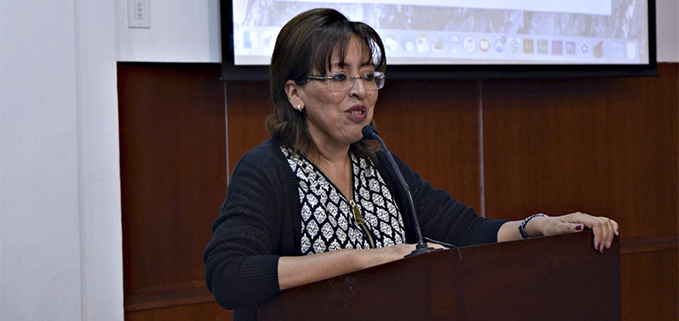 MSc. Gioconda Beltrán en la presentación de su ponencia en el Foro-Congreso de CIESPAL