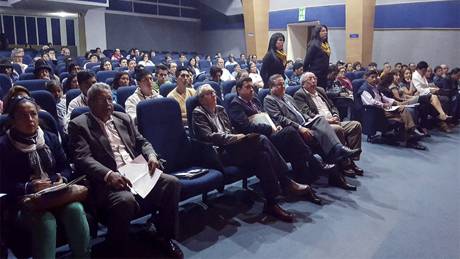 Participantes del encuentro, Aula Magna Fray Bartolomé de las casas