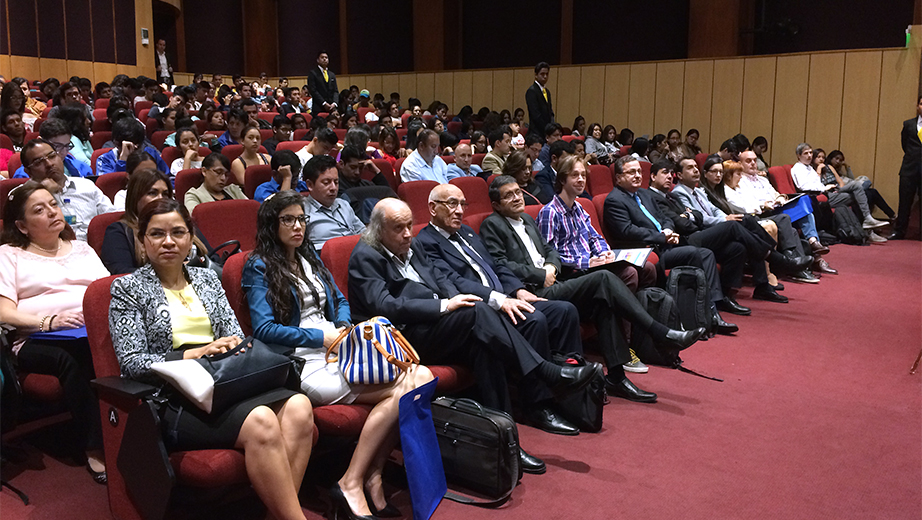 Asistentes al evento de inauguración del CITIS 2016