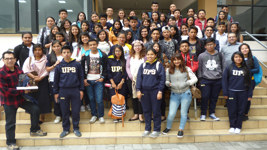 Estudiantes becarios de la SENESCYT en el Campus Girón de la Sede Quito