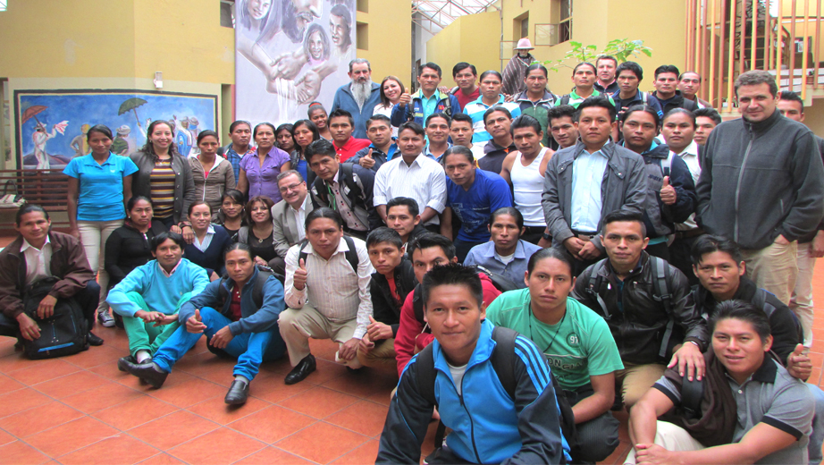 Estudiantes achuar de Educación Intercultural Bilingüe que se alojaron en la Residencia Indígena Intercultural durante su primer periodo presencial.