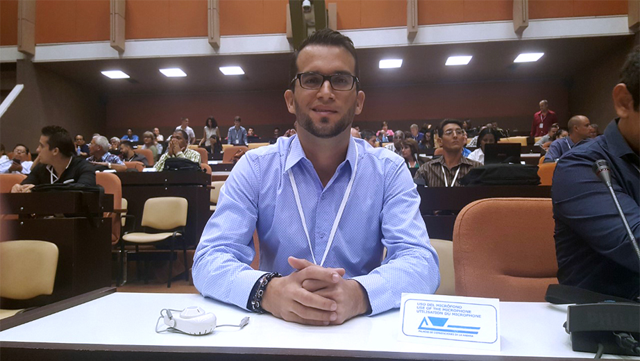 El MSc. Pablo Pérez, docente investigador de la sede Guayaquil