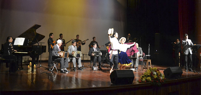 Todos los artistas que se presentaron en el espectáculo interpretando la canción final