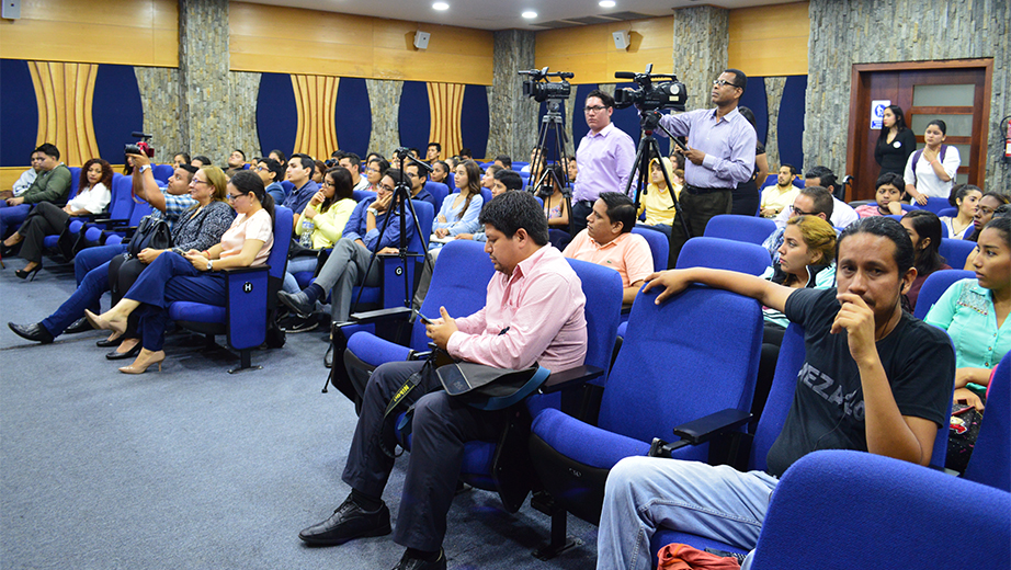 Estudiantes de las diversas carreras de la Sede Guayaquil que participaron del evento