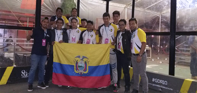 Delegación ecuatoriana que participó en el torneo de robótica y tecnologías avanzadas
