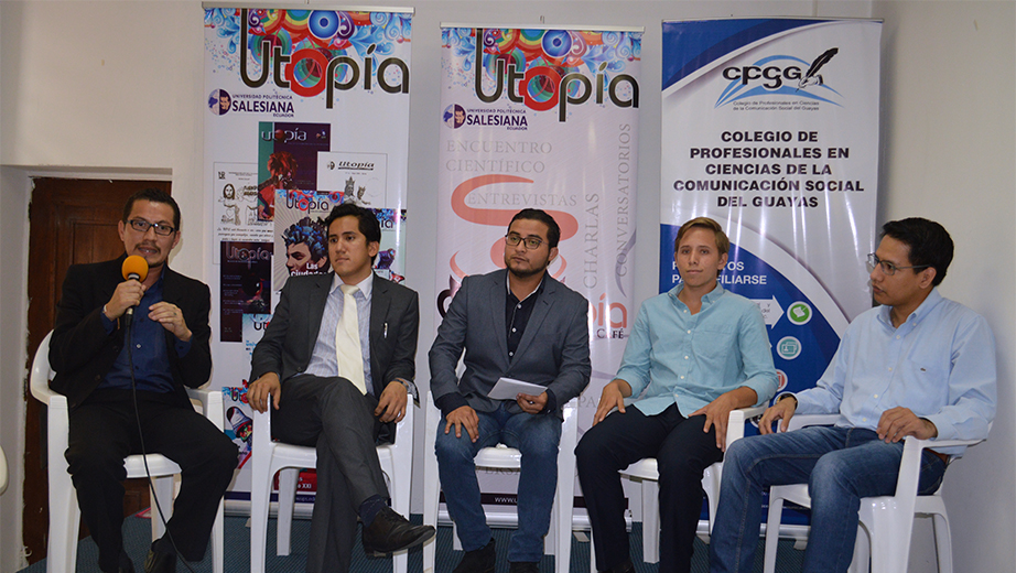 Panelistas invitados durante el evento