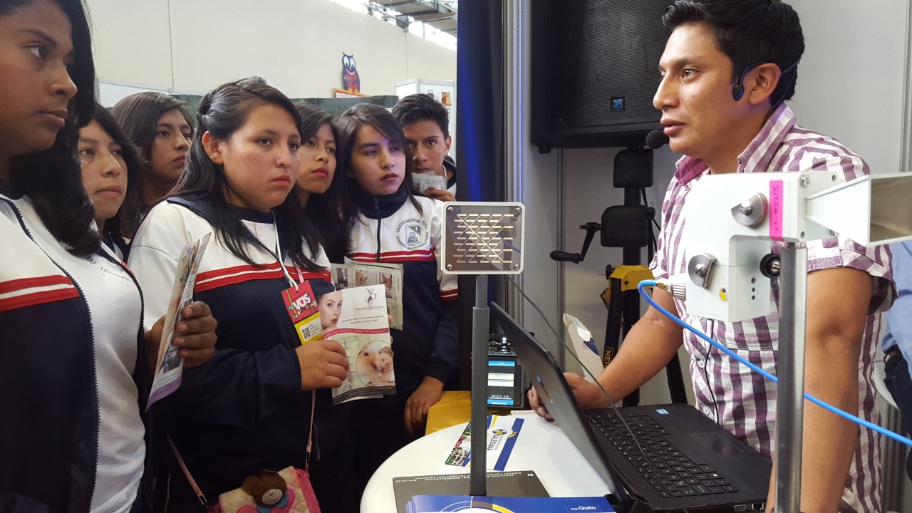 Students from Colegio Nacional Leonardo Maldonado Pérez