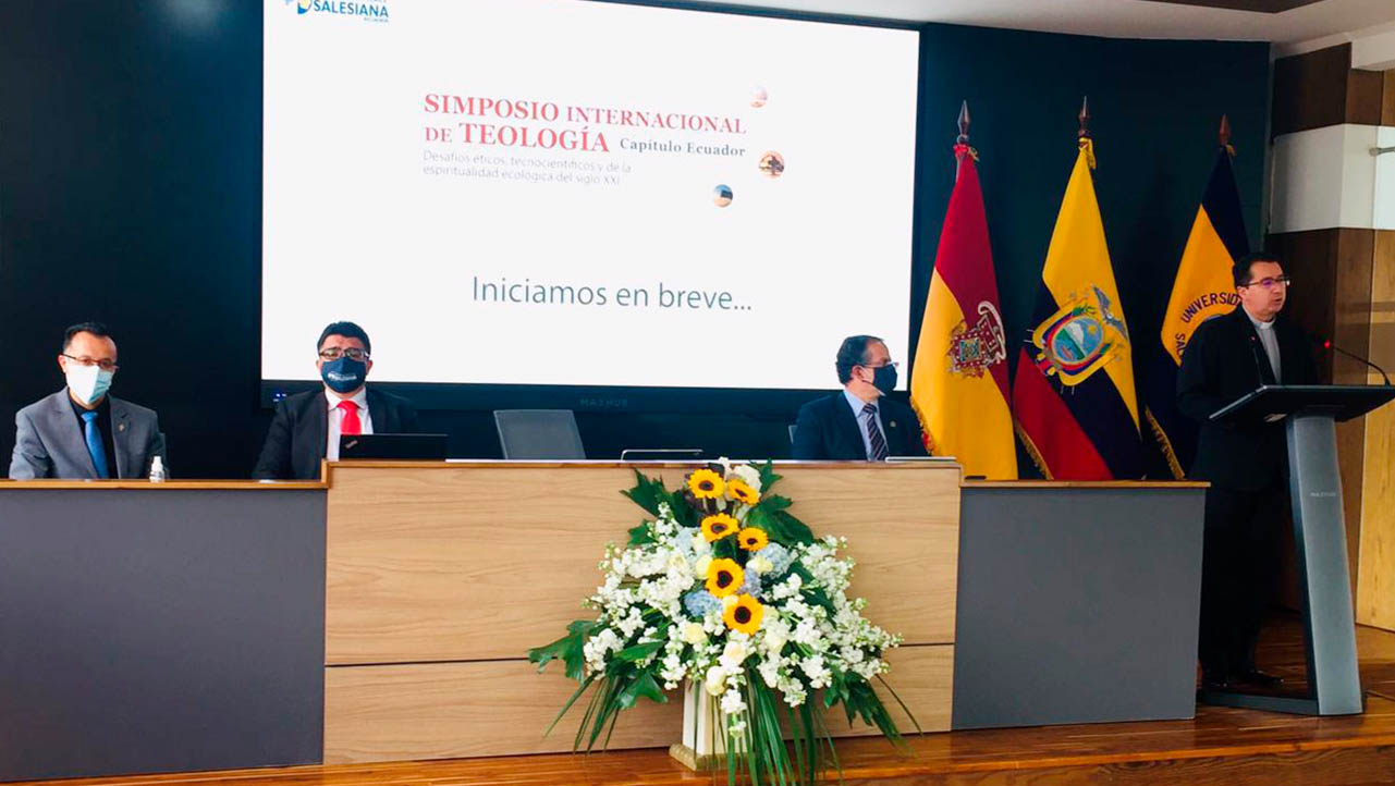Inauguración del Simposio Internacional de Teología realizado en el edificio P. Juan Bottasso de la sede Cuenca