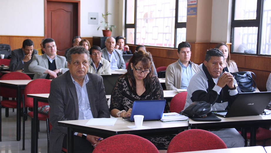 Docentes de la carrera de Gerencia y Liderazgo durante la capacitación