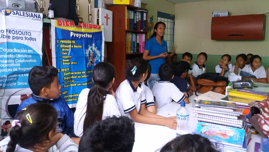A member of the GASOL group during his talk