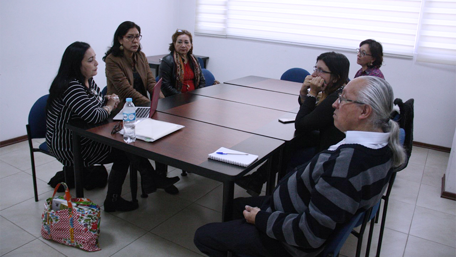 Especialistas mexicanas reunidas con los docentes de la carrera de Antropología Aplicada de la UPS