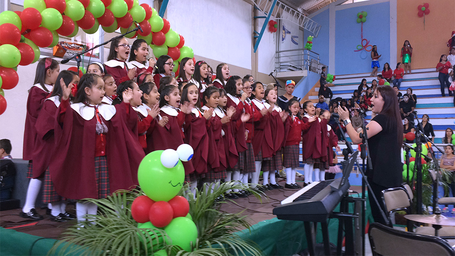 Presentación del grupo coral de la Unidad Educativa Salesiana María Auxiliadora