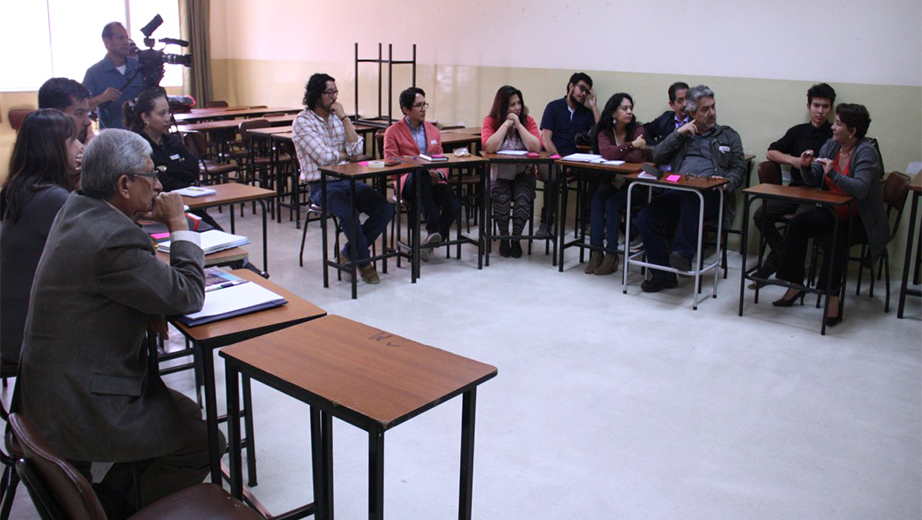 Charla a docentes de la carrera de Educación Básica de la UPS