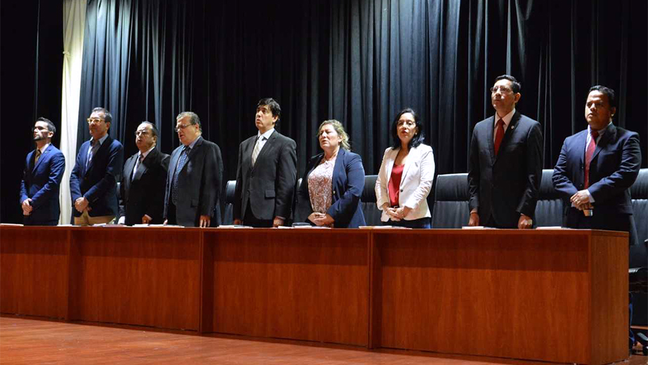 MSc. Gulnara Borja durante la presentación del libro de Memorias CITIS 2016