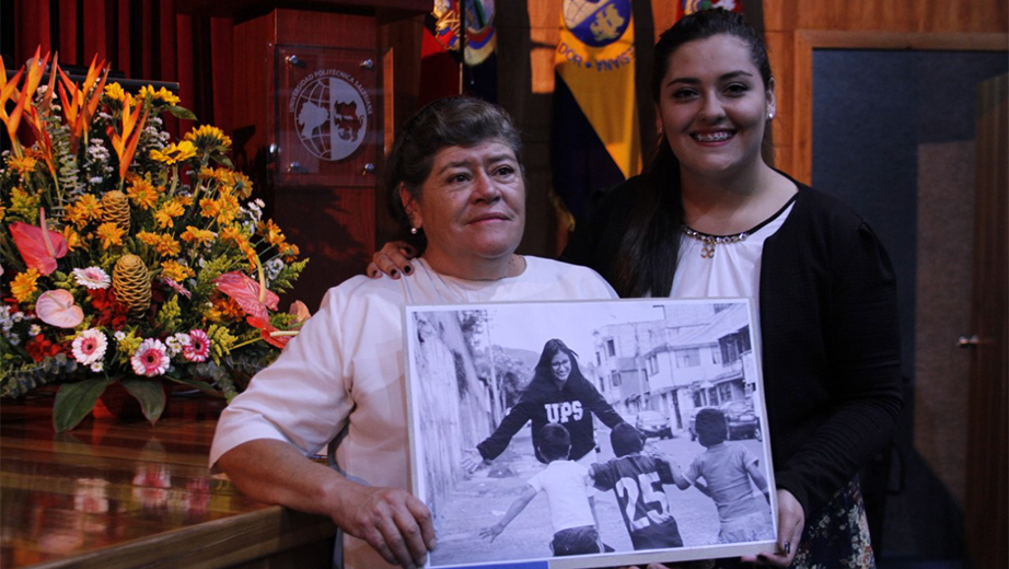 Elena Ruiz, ganadora del primer lugar en el II Concurso de Fotografía