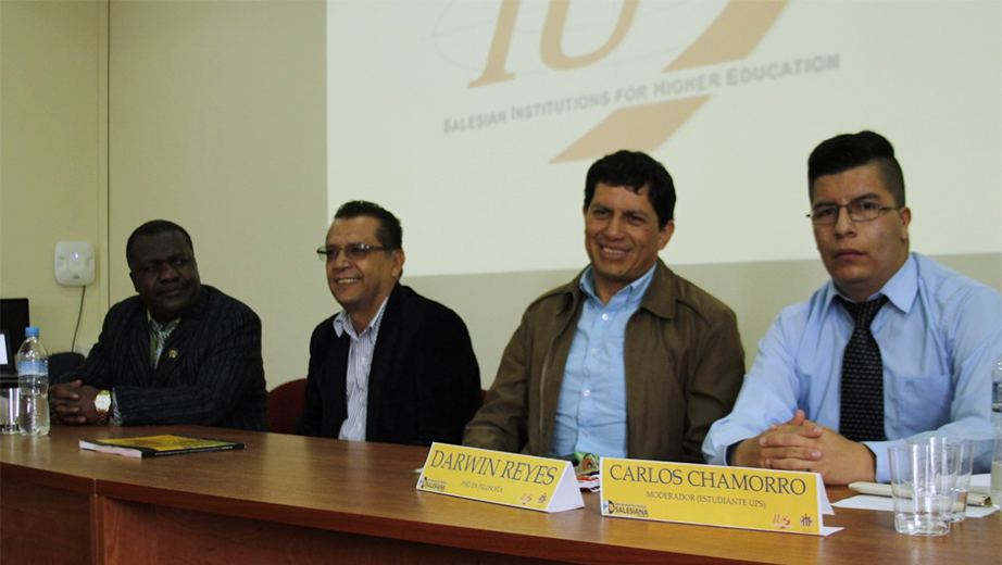 (de izq.) Wilfrido Padilla, dirigente social afroecuatoriano, Mauro Ruiz, Darwin Reyes y Carlos Chamorro