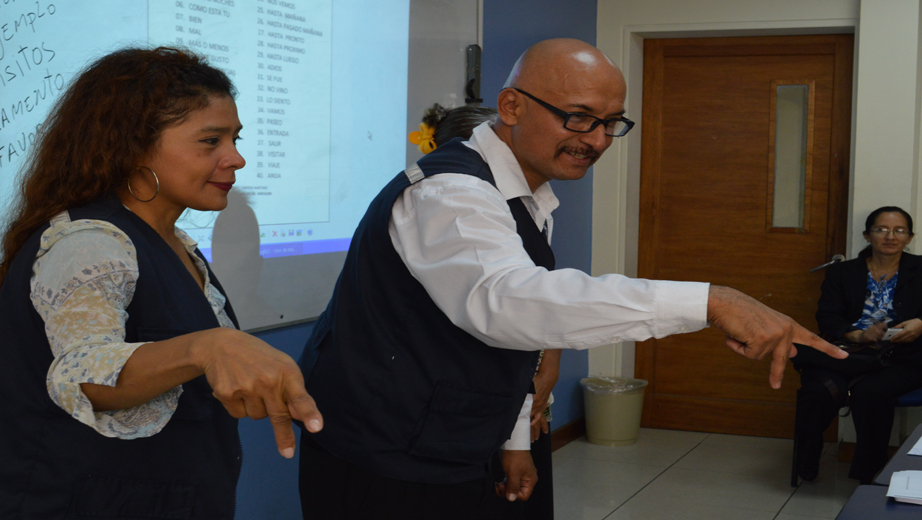 Arturo Cabrera, presidente de ASOCULTOR, durante la capacitación.