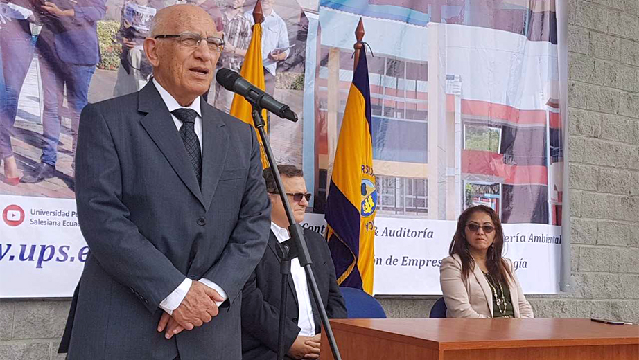 El Rector de la UPS, P. Javier Herrán durante el discurso inaugural de la Casa Abierta UPS 2017