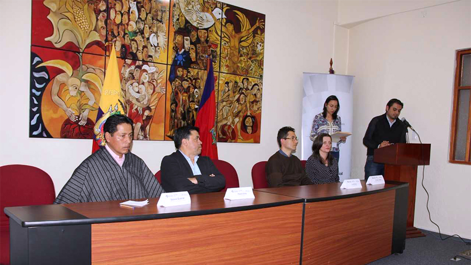 Panelistas del conversatorio taller sobre economía popular y solidaria