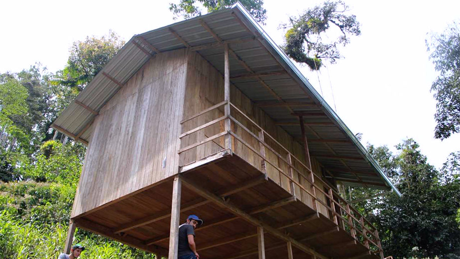 Cabaña de la Estación Biológica Kutukú