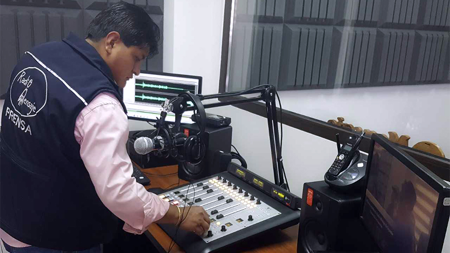 The sound studio of Radio Mensaje