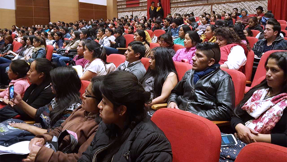 Estudiantes de EIB en el Aula Magna del campus Sur