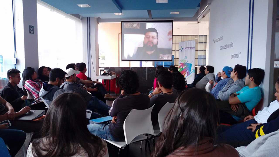 Edward Ramírez en la Escuela 