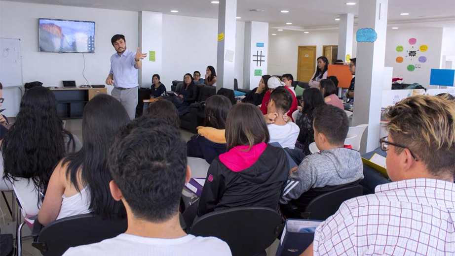 Juan Pablo Salgado, vicerrector de investigación, en el primer módulo de la Escuela 