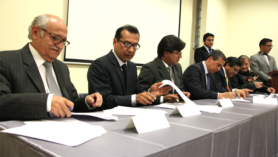 Luis Tobar Pesantez, general vice president of Universidad Politécnica Salesiana during the meeting