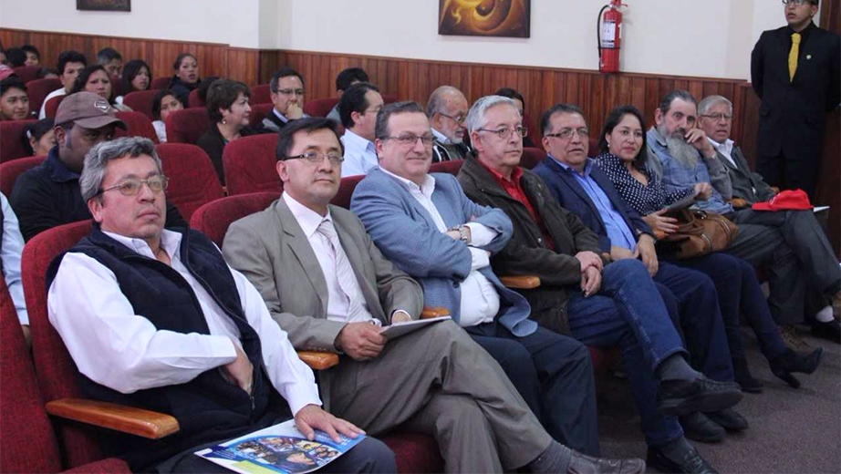 Izq. P. José Ruiz, Franklin Pino, José Juncosa, P. Esteban Ortiz, P. Francisco Sánchez, Zulay Naranjo, P. Mafeo Panteghini y Pedro Aguilar