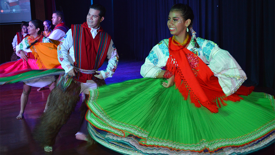 Grupo Aywayra presenta nueva propuesta coreográfica en el Miércoles Cultural Salesiano