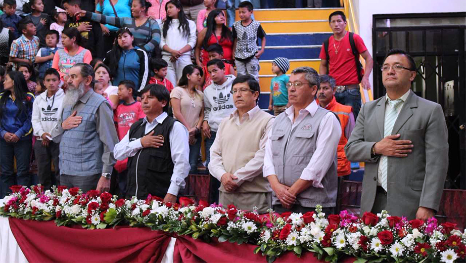 (de izq.) P. Maffeo Panteghini, educador de la fundación, Dr. Edgar Tello, P. José Ruiz, Franklin Hurtado