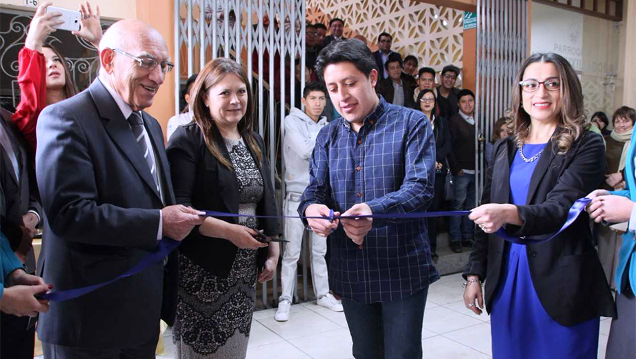 Ribbon cutting: (from left to right.) Javier Herrán Gómez, Ana Julia Vega, Andrés Zhunio and  María Fernanda Guevara