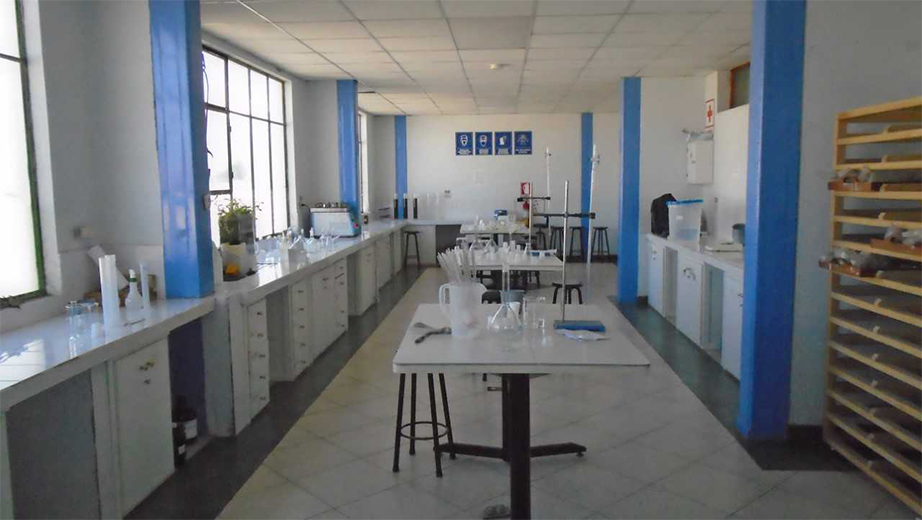 Instalaciones del Laboratorio de la leche UPS en el Centro de Formación Continua de Cayambe