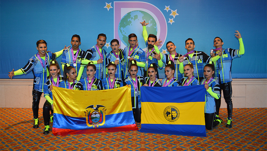 Grupo ASU de danza moderna en el Campeonato Internacional 